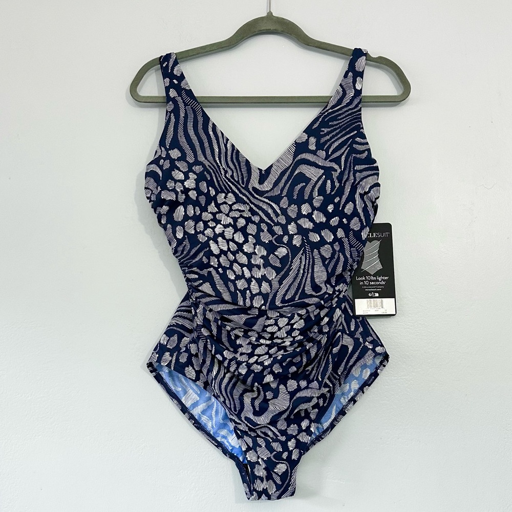 MIRACLESUIT NWT Navy Blue & White Blockbuster One Piece Underwire V-neck - Picture 3 of 16